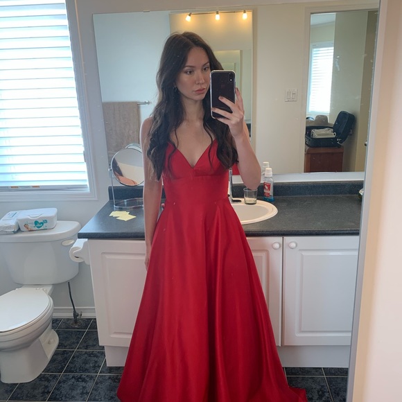 Red Prom Dress! - Picture 5 of 7